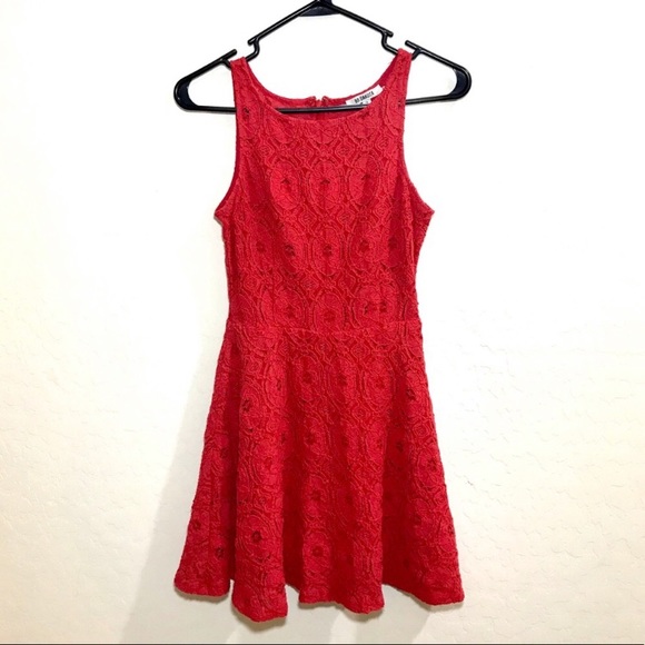 BB Dakota Dresses & Skirts - BB Dakota Women’s Size 2 Coral Lace Mini Skater Dress